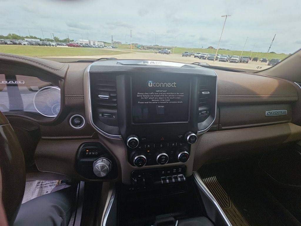 2019 RAM 1500 Laramie Crew Cab 4x2 5'7' Box