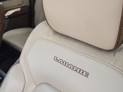 2019 RAM 1500 Laramie Crew Cab 4x2 5'7' Box