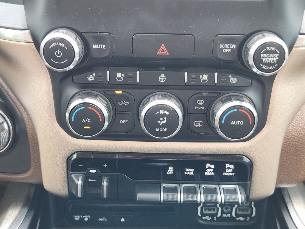 2019 RAM 1500 Laramie Crew Cab 4x2 5'7' Box
