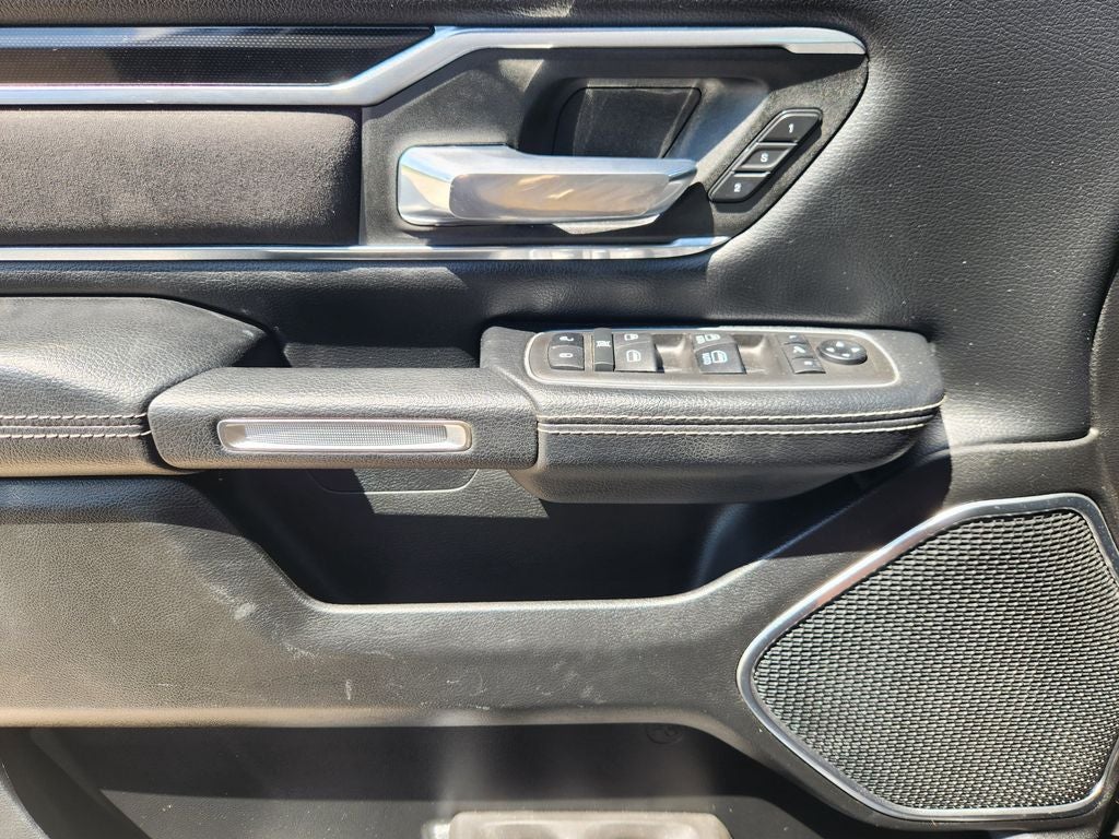 2021 RAM 1500 Laramie Crew Cab 4x2 5'7' Box