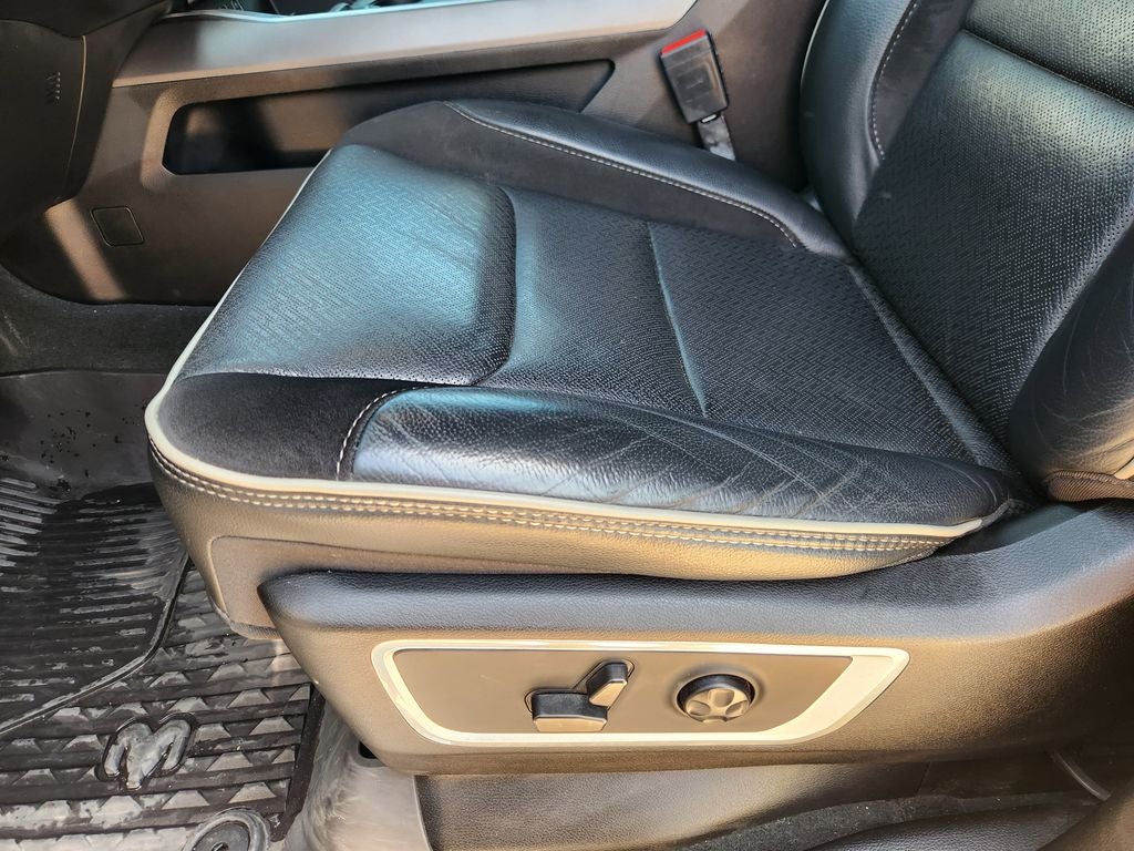 2021 RAM 1500 Laramie Crew Cab 4x2 5'7' Box