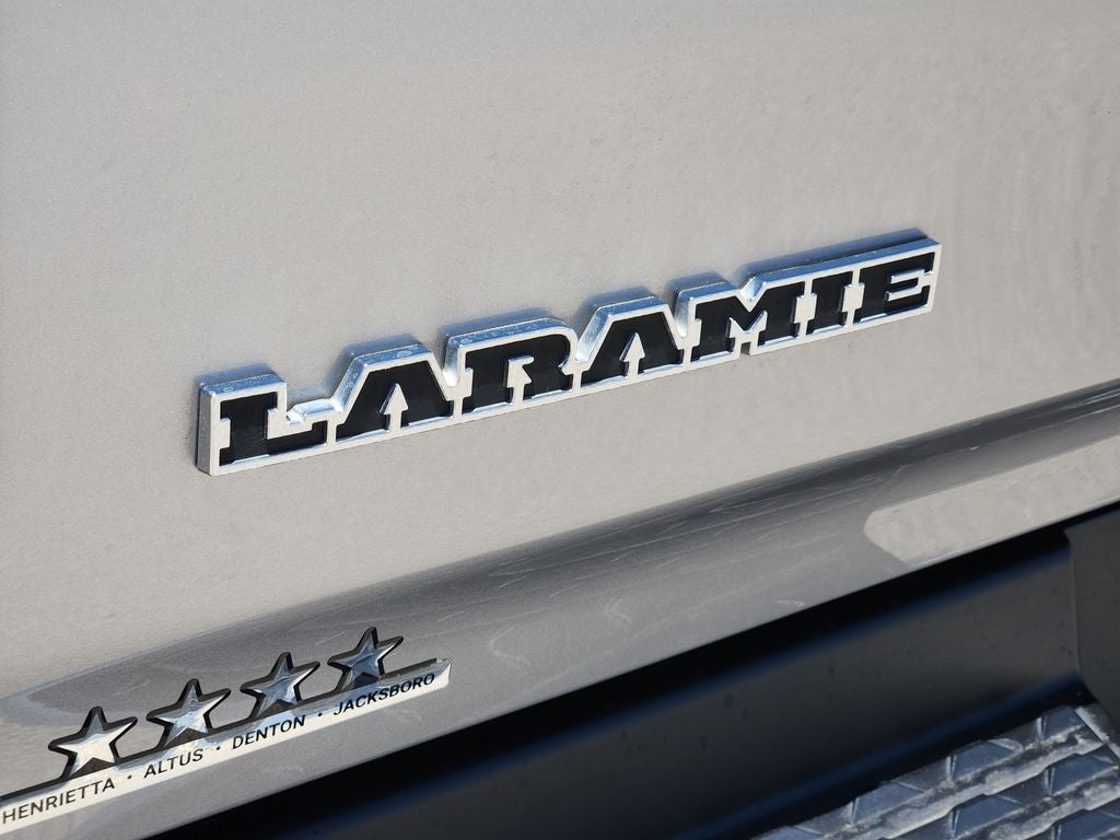 2023 RAM 1500 Laramie Crew Cab 4x2 5'7' Box