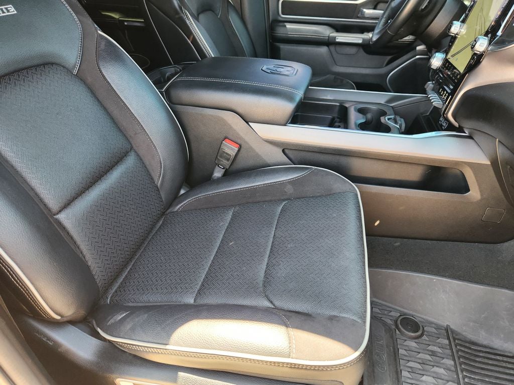 2023 RAM 1500 Laramie Crew Cab 4x2 5'7' Box