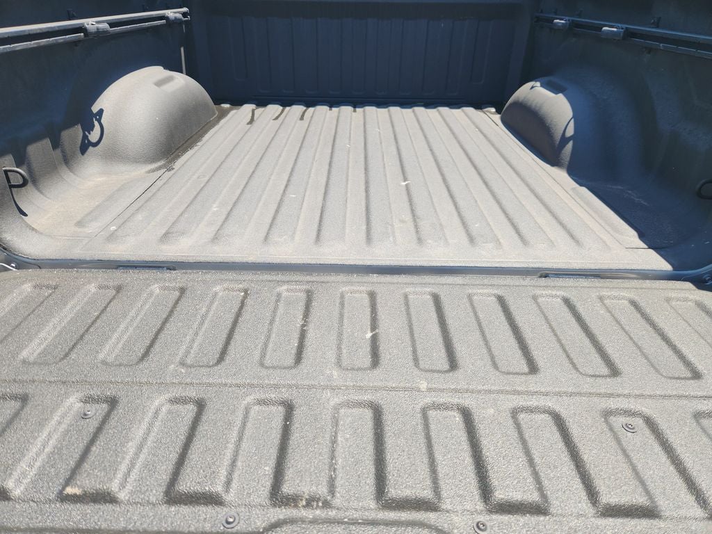 2023 RAM 1500 Laramie Crew Cab 4x2 5'7' Box