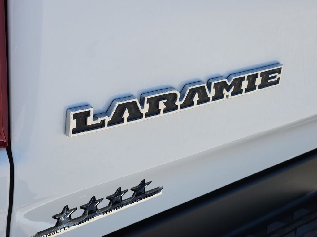 2021 RAM 1500 Laramie Crew Cab 4x2 5'7' Box