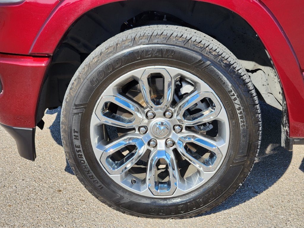 2022 RAM 1500 Laramie Crew Cab 4x2 5'7' Box
