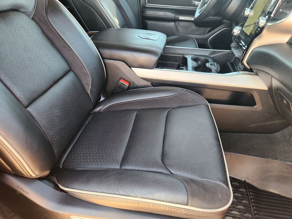 2022 RAM 1500 Laramie Crew Cab 4x2 5'7' Box