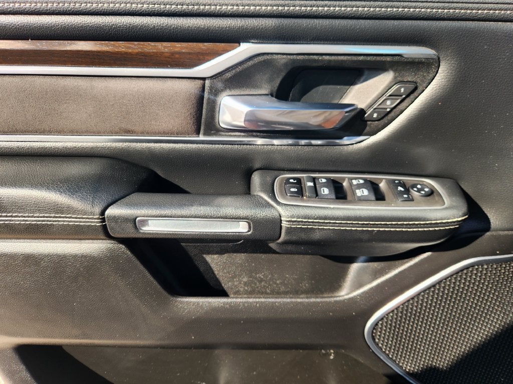 2022 RAM 1500 Laramie Crew Cab 4x2 5'7' Box