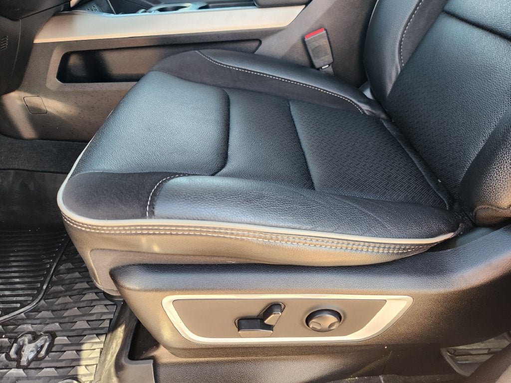 2022 RAM 1500 Laramie Crew Cab 4x2 5'7' Box