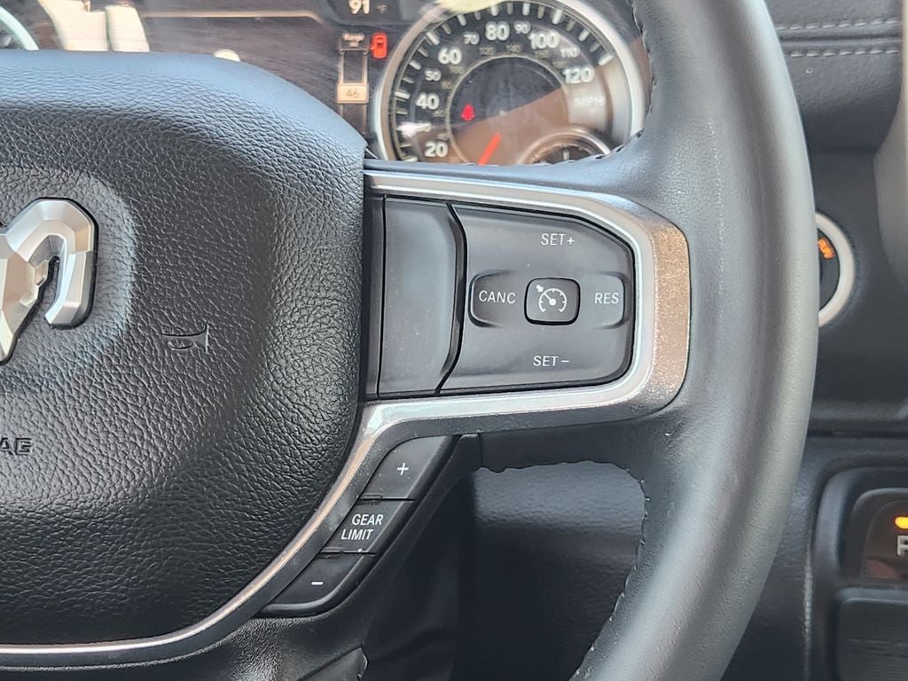 2022 RAM 1500 Laramie Crew Cab 4x2 5'7' Box