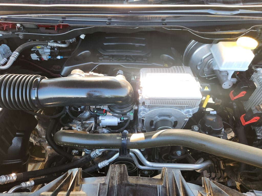 2022 RAM 1500 Laramie Crew Cab 4x2 5'7' Box