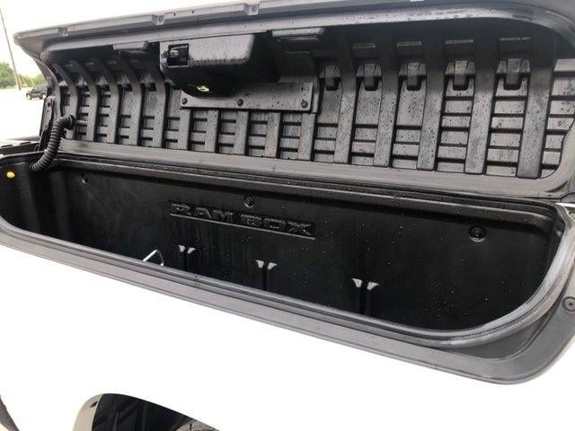 2020 RAM 1500 Laramie Crew Cab 4x2 5'7' Box