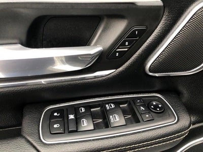 2020 RAM 1500 Laramie Crew Cab 4x2 5'7' Box