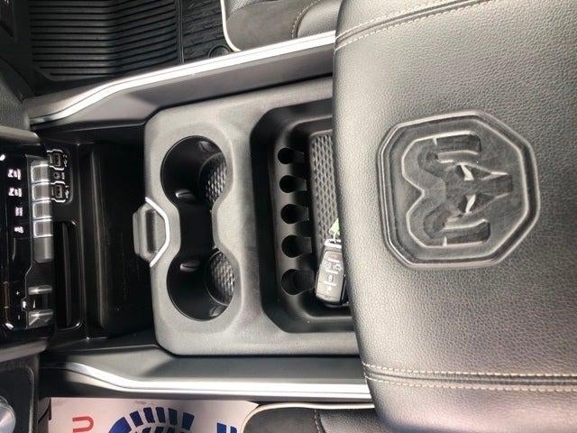 2020 RAM 1500 Laramie Crew Cab 4x2 5'7' Box