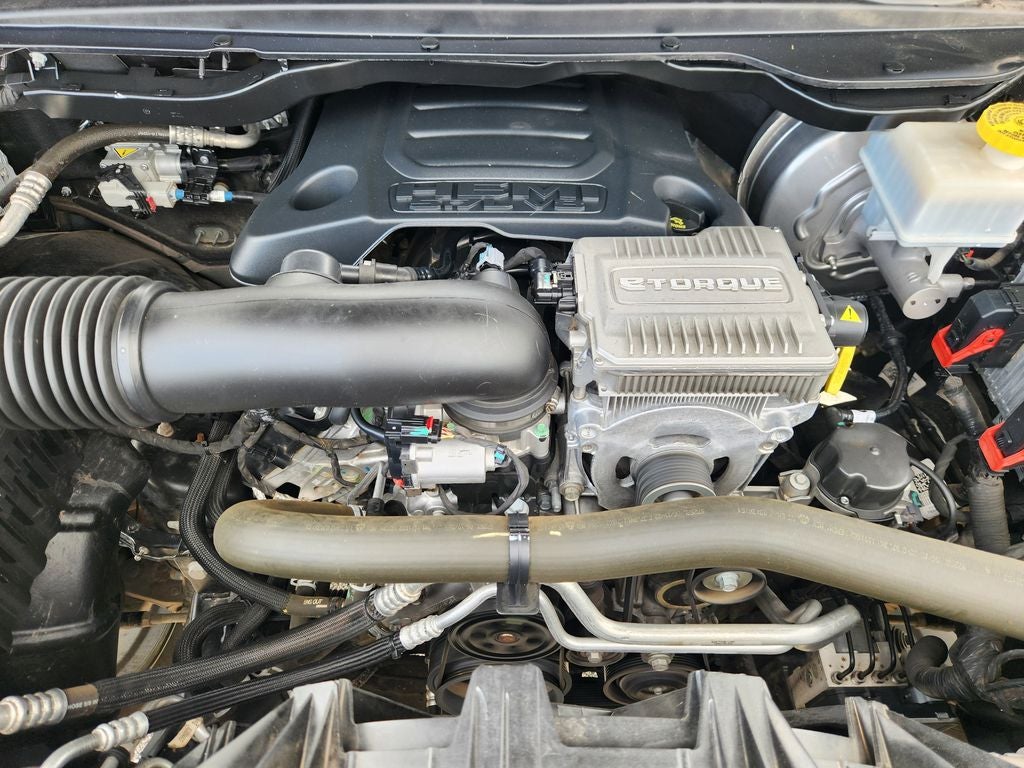 2022 RAM 1500 Laramie Crew Cab 4x2 5'7' Box