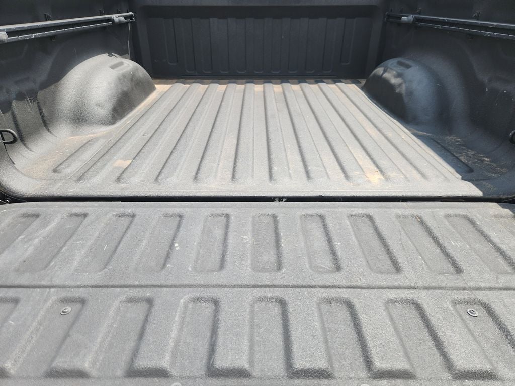 2022 RAM 1500 Laramie Crew Cab 4x2 5'7' Box
