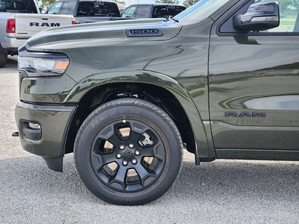 2027 RAM Ram 1500 RAM 1500 LONE STAR CREW CAB 4X4 5'7' BOX