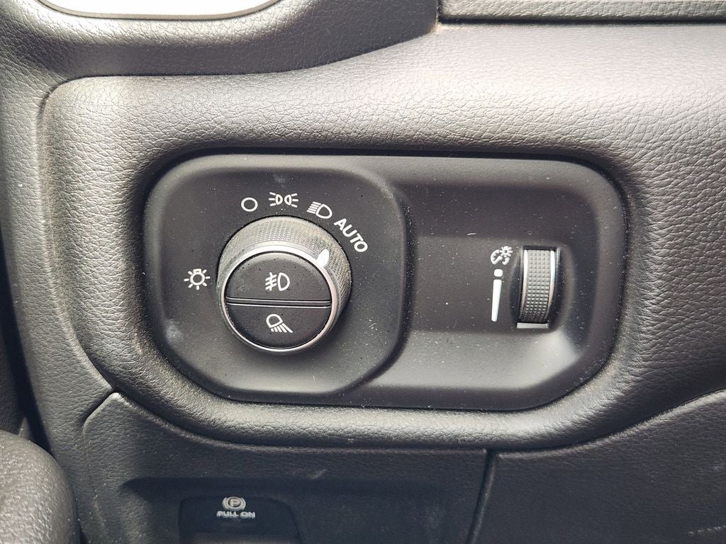 2023 RAM 1500 Lone Star Crew Cab 4x4 5'7' Box