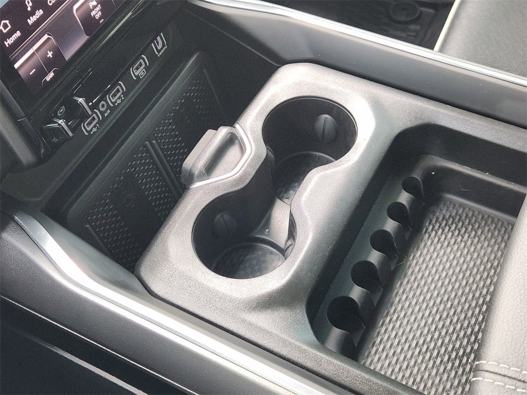 2026 RAM 1500 Laramie Crew Cab 4x4 5'7' Box