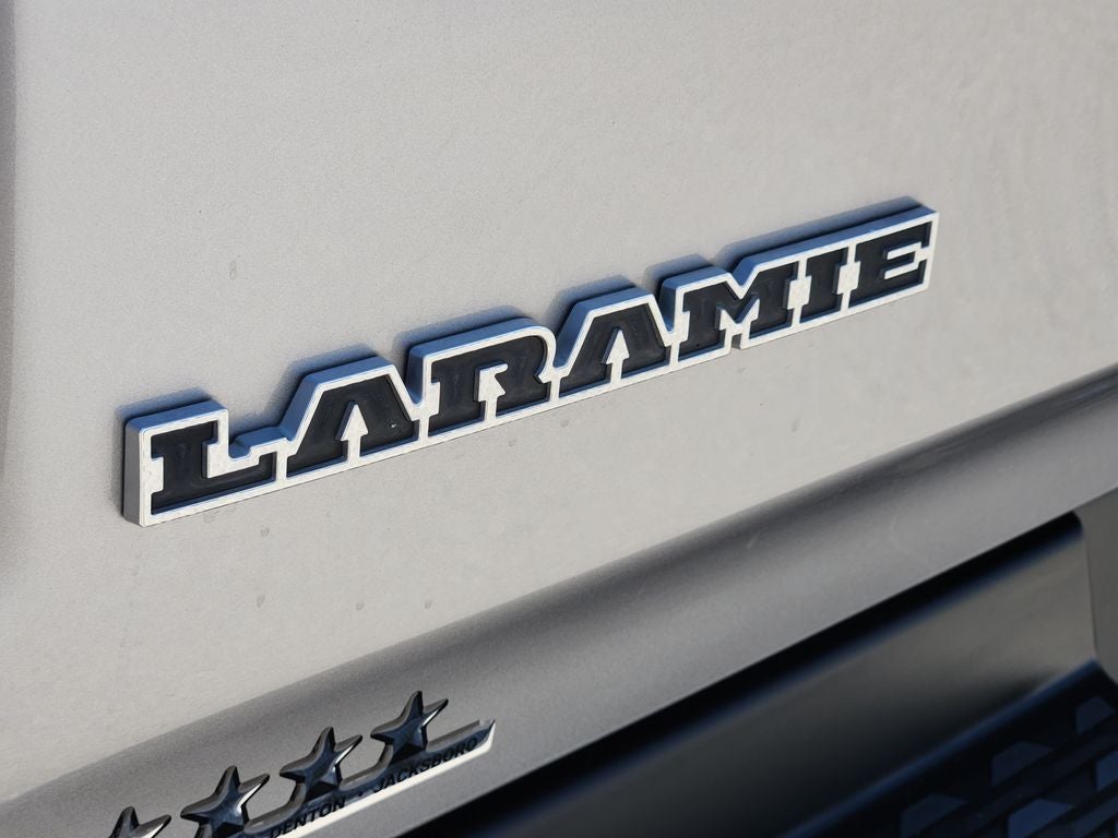 2021 RAM 1500 Laramie Crew Cab 4x4 5'7' Box