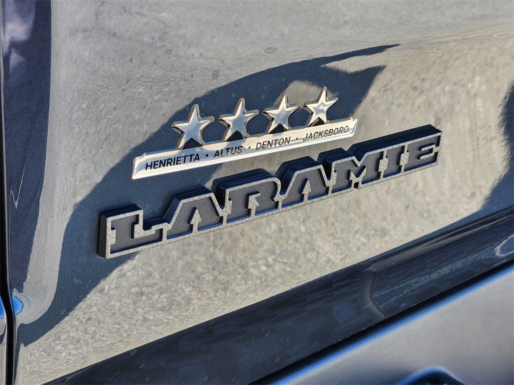 2026 RAM 1500 Laramie Crew Cab 4x4 5'7' Box