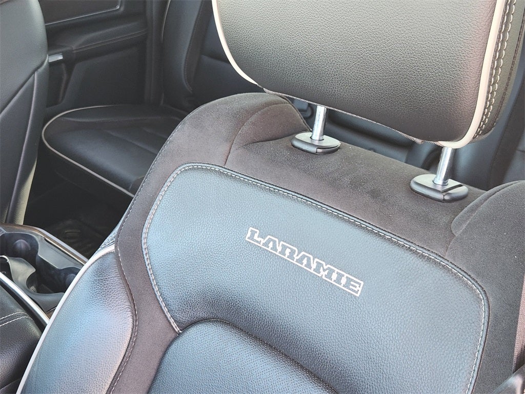 2022 RAM 1500 Laramie Crew Cab 4x4 5'7' Box