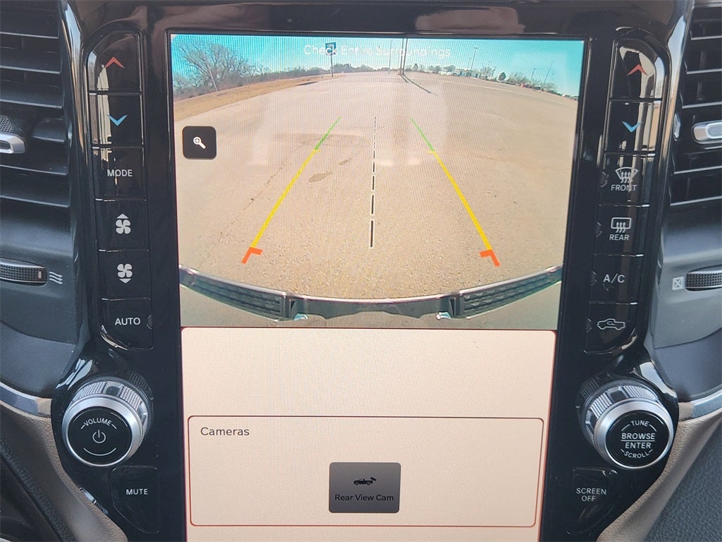 2022 RAM 1500 Laramie Crew Cab 4x4 5'7' Box