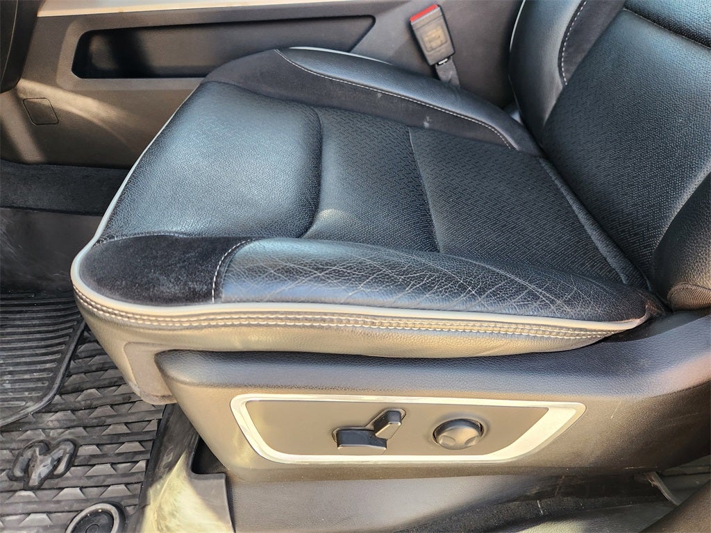 2022 RAM 1500 Laramie Crew Cab 4x4 5'7' Box