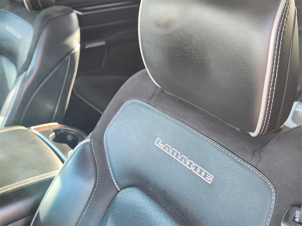 2022 RAM 1500 Laramie Crew Cab 4x4 5'7' Box