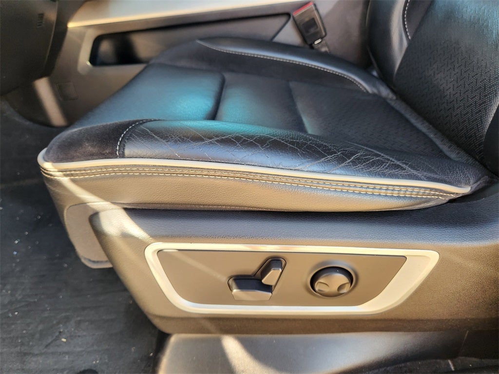 2022 RAM 1500 Laramie Crew Cab 4x4 5'7' Box