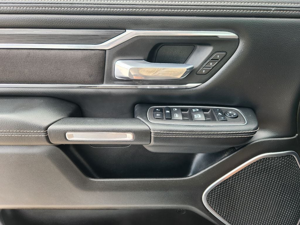 2023 RAM 1500 Laramie Crew Cab 4x4 5'7' Box