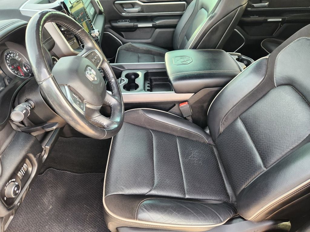 2020 RAM 1500 Laramie Crew Cab 4x4 5'7' Box