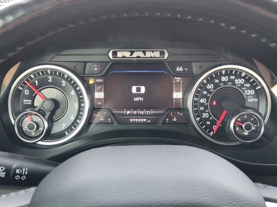 2020 RAM 1500 Laramie Crew Cab 4x4 5'7' Box