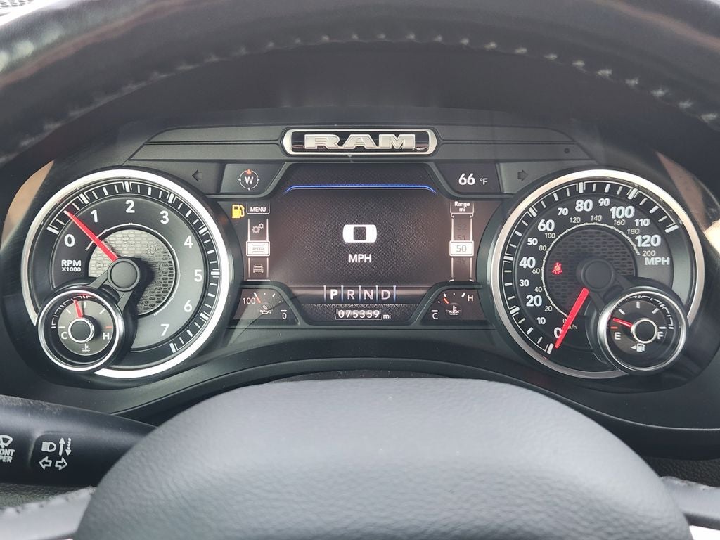 2020 RAM 1500 Laramie Crew Cab 4x4 5'7' Box