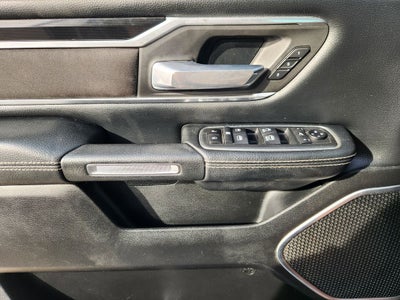 2020 RAM 1500 Laramie Crew Cab 4x4 5'7' Box
