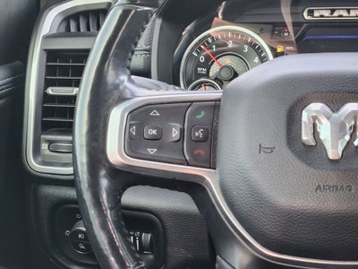 2020 RAM 1500 Laramie Crew Cab 4x4 5'7' Box