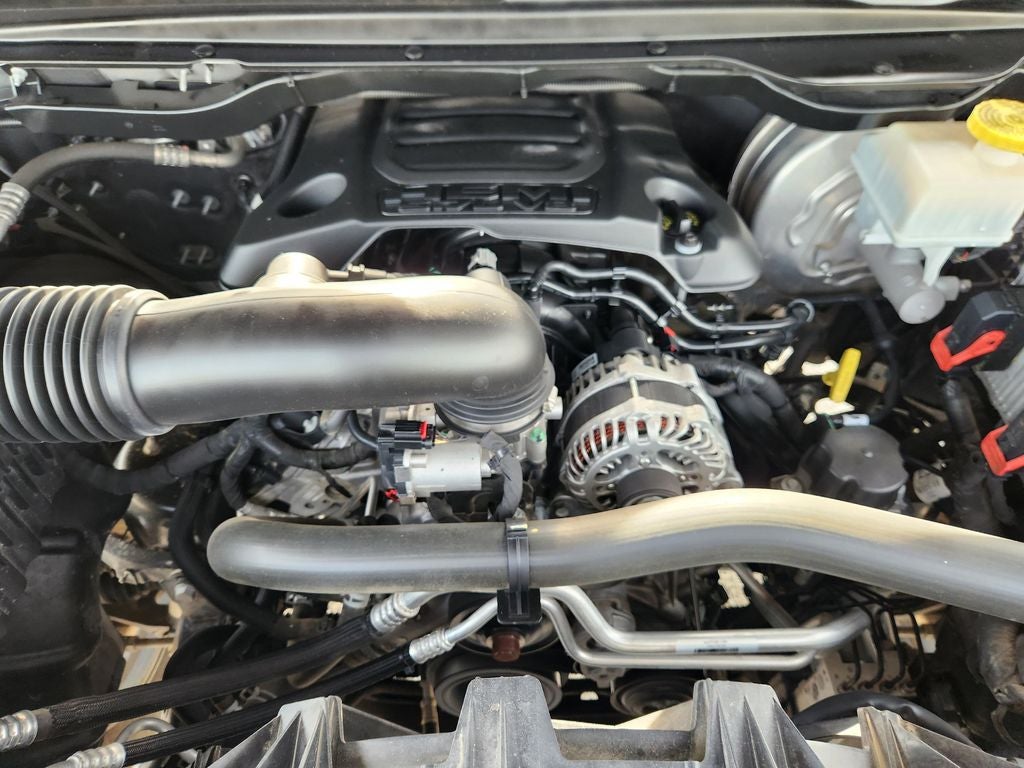 2020 RAM 1500 Laramie Crew Cab 4x4 5'7' Box