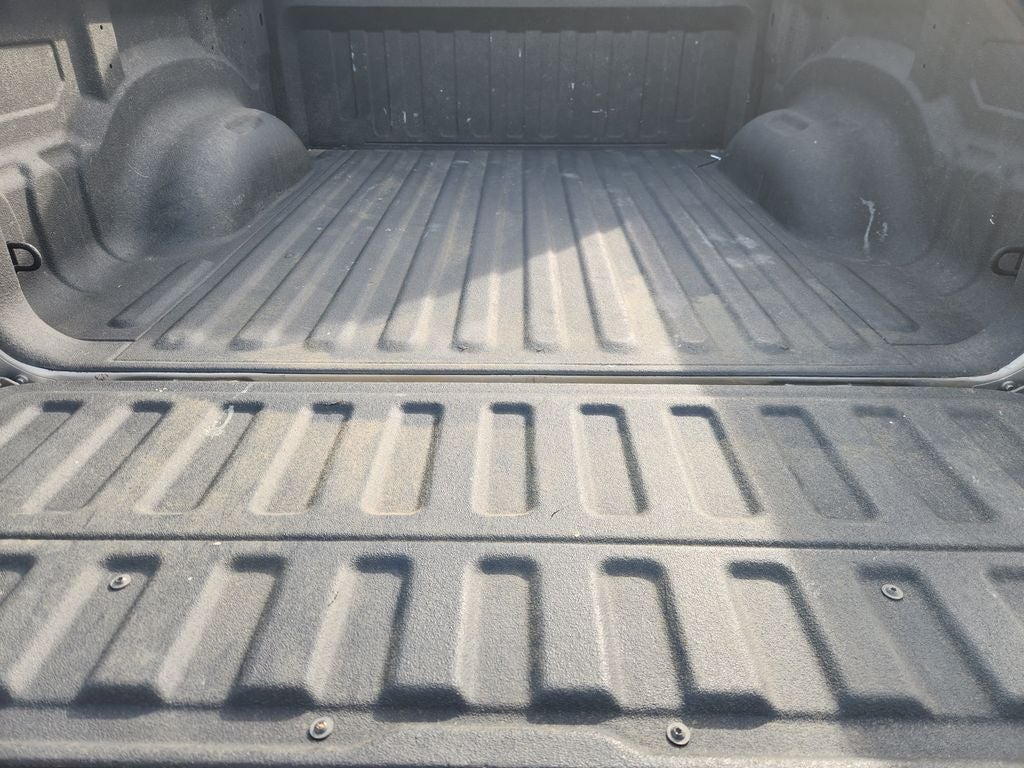 2020 RAM 1500 Laramie Crew Cab 4x4 5'7' Box