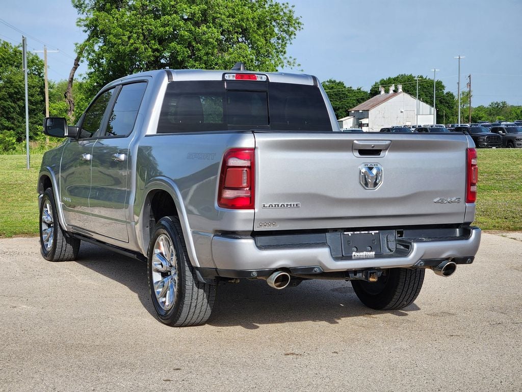 2020 RAM 1500 Laramie Crew Cab 4x4 5'7' Box