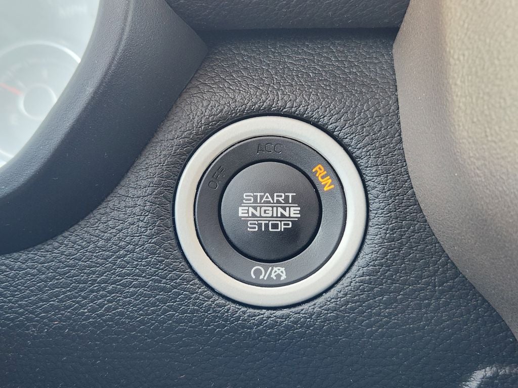 2022 RAM 1500 Laramie Crew Cab 4x4 5'7' Box