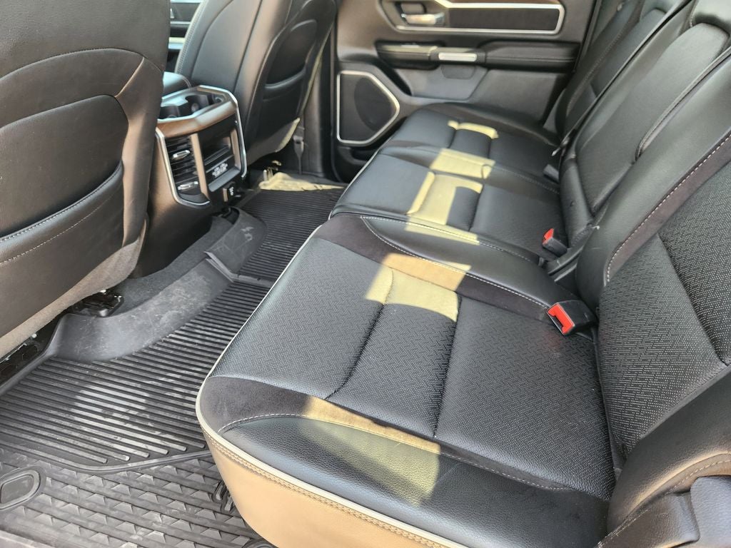 2022 RAM 1500 Laramie Crew Cab 4x4 5'7' Box