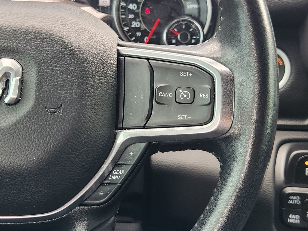 2022 RAM 1500 Laramie Crew Cab 4x4 5'7' Box