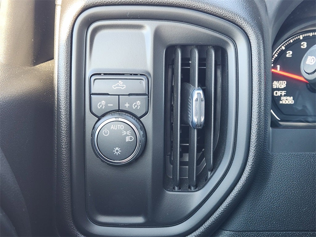 2024 Chevrolet Silverado 1500 2WD Crew Cab Short Bed Custom