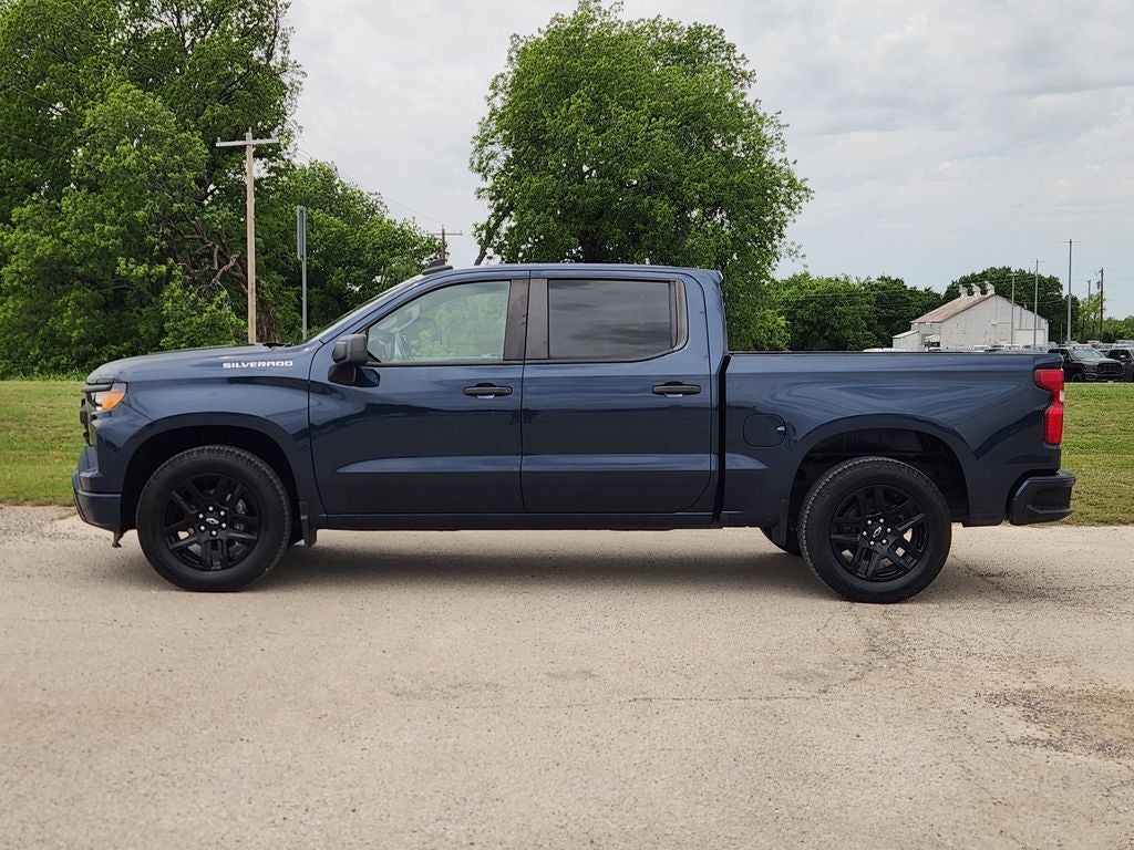 2022 Chevrolet Silverado 1500 2WD Crew Cab Short Bed Custom