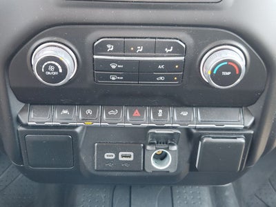 2023 Chevrolet Silverado 1500 2WD Crew Cab Short Bed Custom