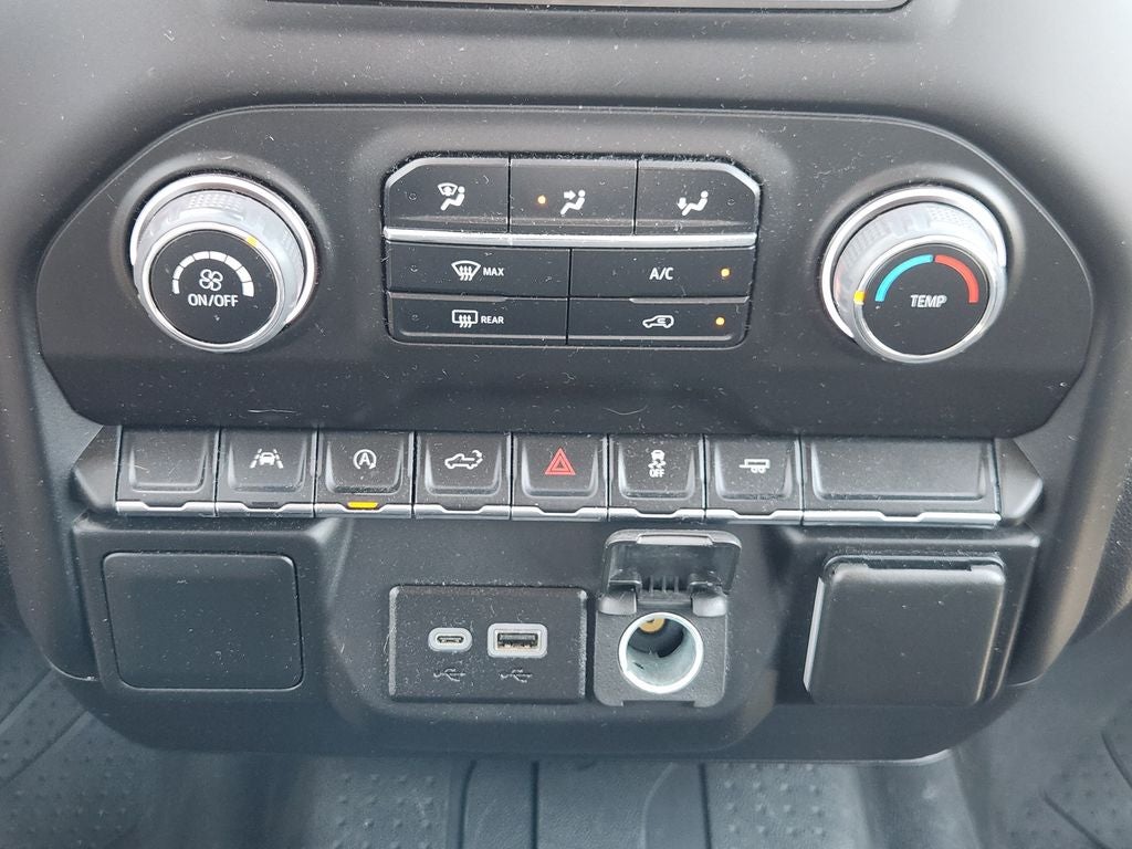 2023 Chevrolet Silverado 1500 2WD Crew Cab Short Bed Custom