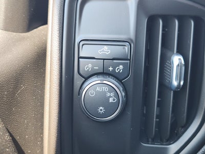 2022 Chevrolet Silverado 1500 2WD Crew Cab Short Bed Custom
