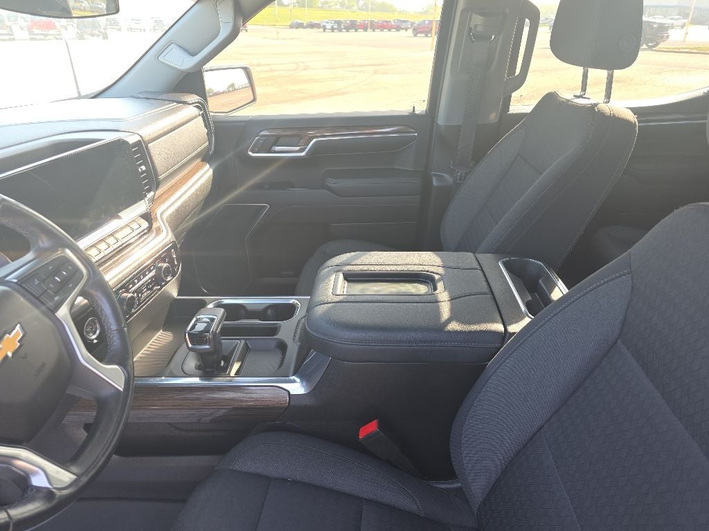 2022 Chevrolet Silverado 1500 2WD Crew Cab Short Bed LT