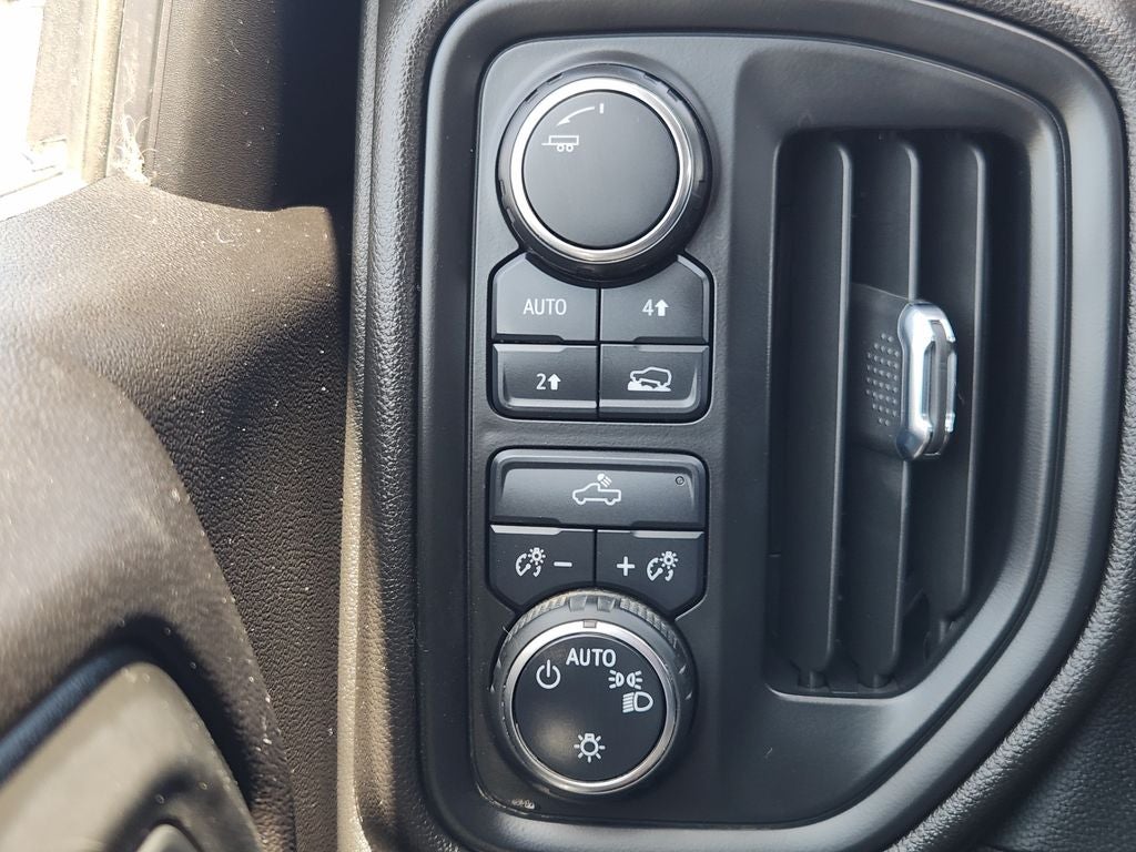 2024 Chevrolet Silverado 1500 4WD Crew Cab Short Bed Custom