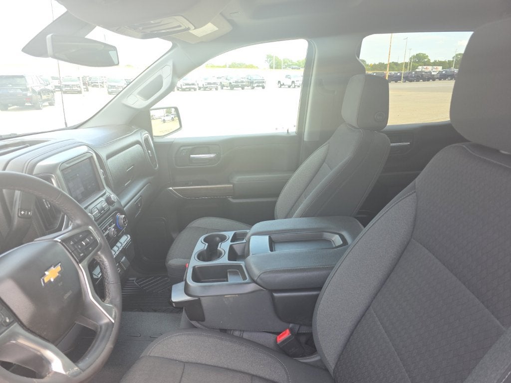 2022 Chevrolet Silverado 1500 LTD 4WD Crew Cab Short Bed LT